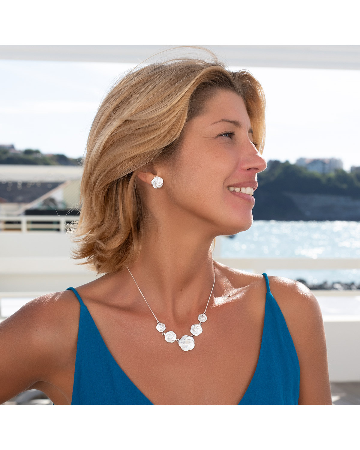 Boucles D'oreilles Femme Fleur Blanche Double - Pendantes élégantes Hypoallergéniques - Cadeau Bijou Floral
